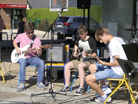 Fête de la musique Ecole de Musique du Plateau Est Guitare